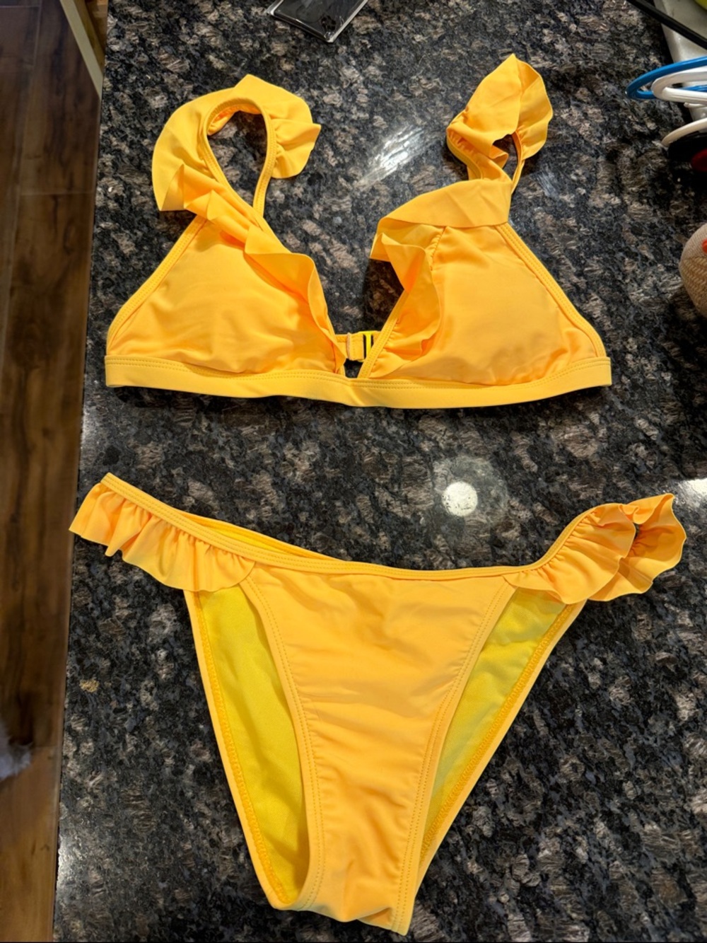 Shekini Yellow Ruffle Bikini 👙 Set